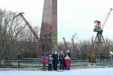 Экскурсия детей к памятнику  «Портовикам, погибшим в годы Великой Отечественной войны»