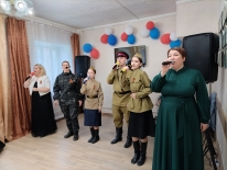 Музыкальный вечер «Мелодии победных лет» собрал читателей в Мончегорске