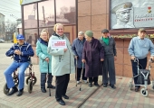 Жители дома-интерната для престарелых и инвалидов совершили путешествие по улицам героев войны